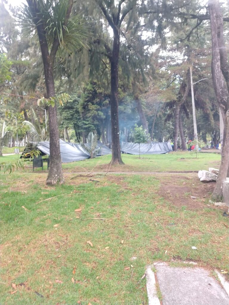 A picture of the Indigenous Embera camp in the Parque NAcional in Bogotá