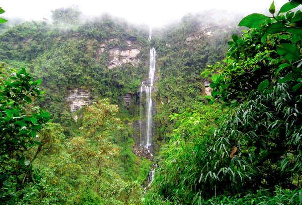 Bogota Day Trips, La Chorrera waterfall Cundinamarca