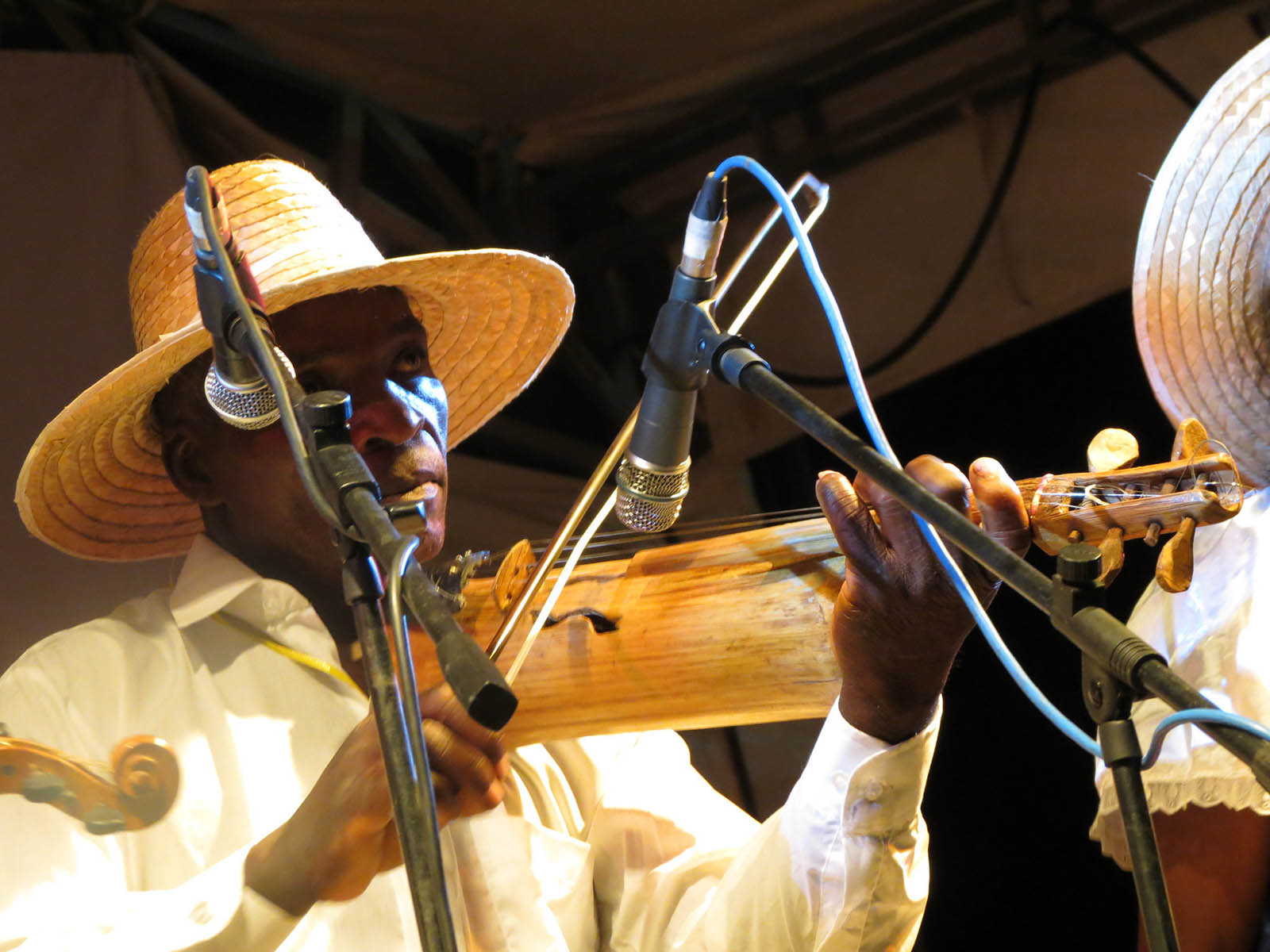 Traditional violines caucanos at Petronio Álvarez