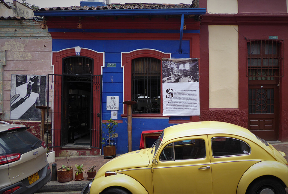 Café Pushkin can be found in the historical centre, la Candelaria. 