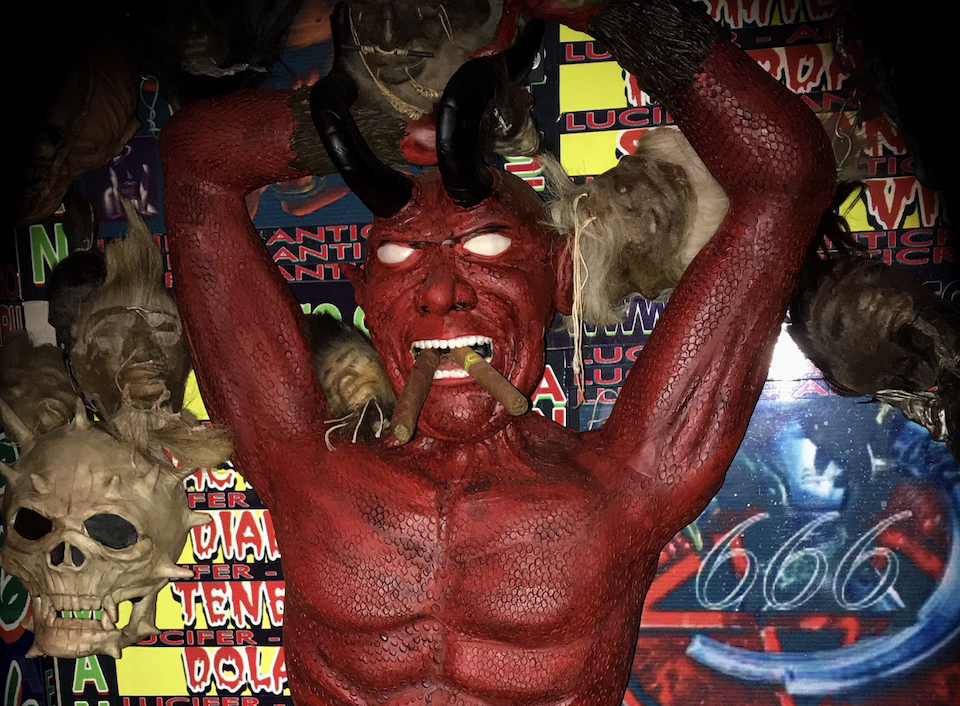 Halloween:  el chamán llanero claims Satan is his father.