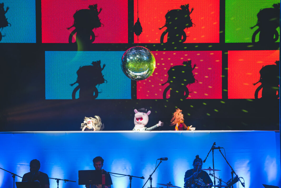 Exhibition: Colombia La Bella