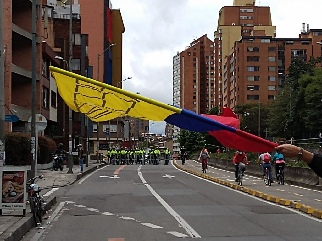 Villavicencio City Colombia Flag Gold-tone Tie Clip 