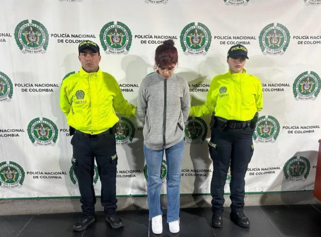 Suspect Katherine Martínez, shortly after her arrest in Caquetá. Photo: National Police.