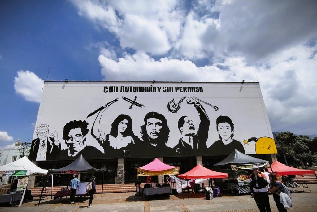 Clouds on the horizon? The National University main plaza, with revolutionary heroes. Photo: Steve Hide
