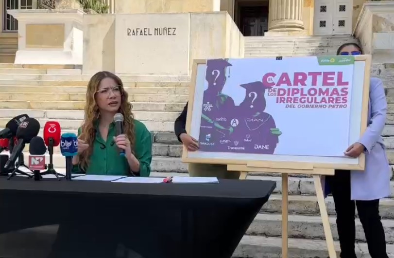 Representative Catherine Juvinoa at a press conference in Bogotá this week. Photo: X