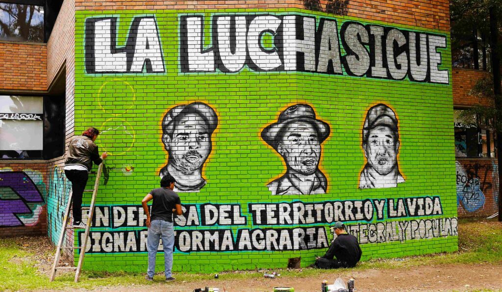 The Struggle Continues: students painting murals at the Universidad Nacional last week. Photo: S Hide.