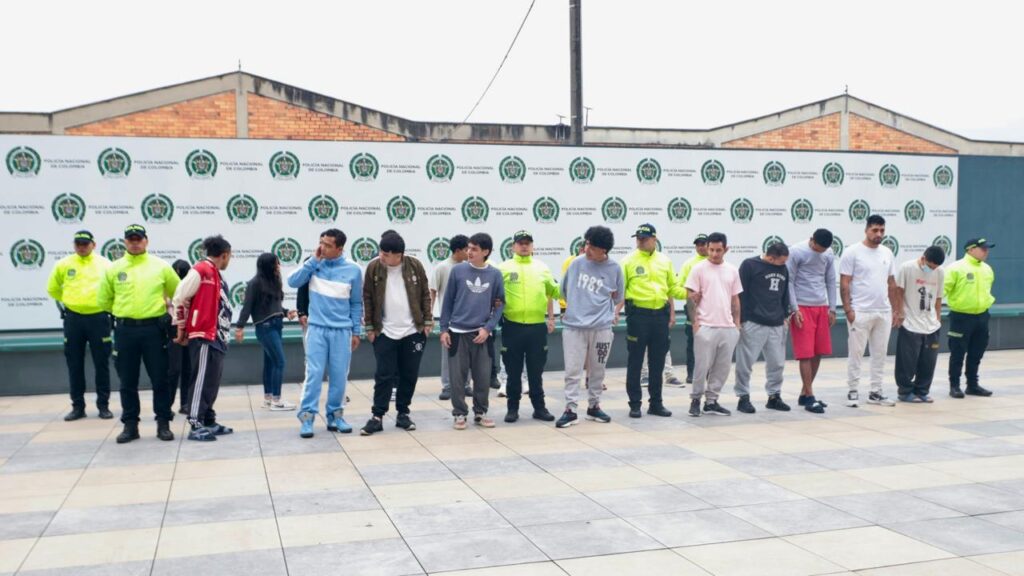 La Mesa gang rounded up in Bogotá this week. Members are accused of murders and drug trafficking. Photo: Secretary of Security