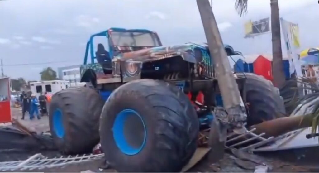 Monster truck tragedy adds to Cauca’s woes
Colombia’s troubled corner of Cauca was struck by another tragedy Sunday when a monster truck plowed into spectators at a car show killing three persons and injuring dozens more.
Harrowing footage posted online showed spectators scrambling to escape the path of the customized jeep after it inexplicably left the track in Popayán, the regional capital of Cauca department. Others were not so lucky and were crushed by the two-meter tires.
The disaster struck just one week after a roadside bomb planted by EMF dissidents detonated and killed 21 vehicle passengers on a highway 30 kilometers north of the city.
See also: Dissident bomb kills 20 civilians at roadblock in southwest Colombia
The truck, called La Dragona, was being driven by Colombian Sonia Segura, who according to event organizers Colombian Monsters SAS is only woman in Latin America permitted to drive such oversized vehicles. 
In an Instagram video posted before Sunday’s event she presented La Dragona and its “1,500 horsepower motor”. The outdoors display, which also featured a monster truck called Godzilla and motocross competitions, had already appeared at several Colombian cities and has made regular tours of the country over the years.
https://x.com/ColombiaOscura/status/2051113986540646745
According to their Facebook page, Colombian Monsters SAS is a Colombian company based in Bogotá but has trucks brought in from the U.S 
Footage of Sunday’s crash showed Segura driving La Dragona over crushed cars then turning towards the crowd and accelerating before hitting a concrete post that eventually stopped the vehicle. Ambulance and fire brigade then scrambled to assist the trail of crushed spectators. 
In one video posted online the truck appears to be on fire, though it is not clear if this is a feature of La Dragona or an engine problem. 
Talking to El Tiempo after the tragedy, the Popayán’s police chief Julián Castañeda said that the accident was caused by mechanical faults. Segura was also injured and in hospital in a stable condition, he added.
"This was a private event. There was a mechanical failure, and the vehicle went off the road. The vehicle accelerated, the driver couldn't brake.”

